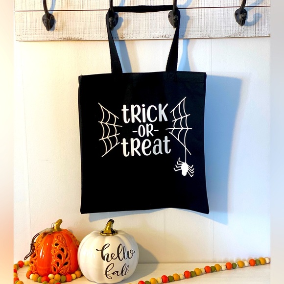 TRICK OR TREAT 🕷🧡 Cotton Canvas Tote Bag in Black~ NEW W/OUT TAGS - Picture 1 of 10